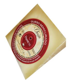 Morceau de Fromage de brebis Pajarete semi endurci
