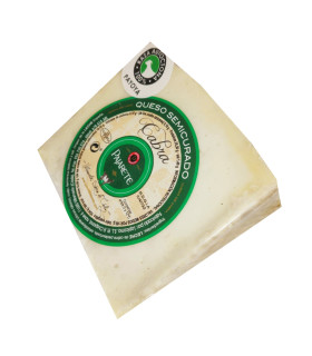 Morceau de Fromage de chèvre Pajarete semi endurci
